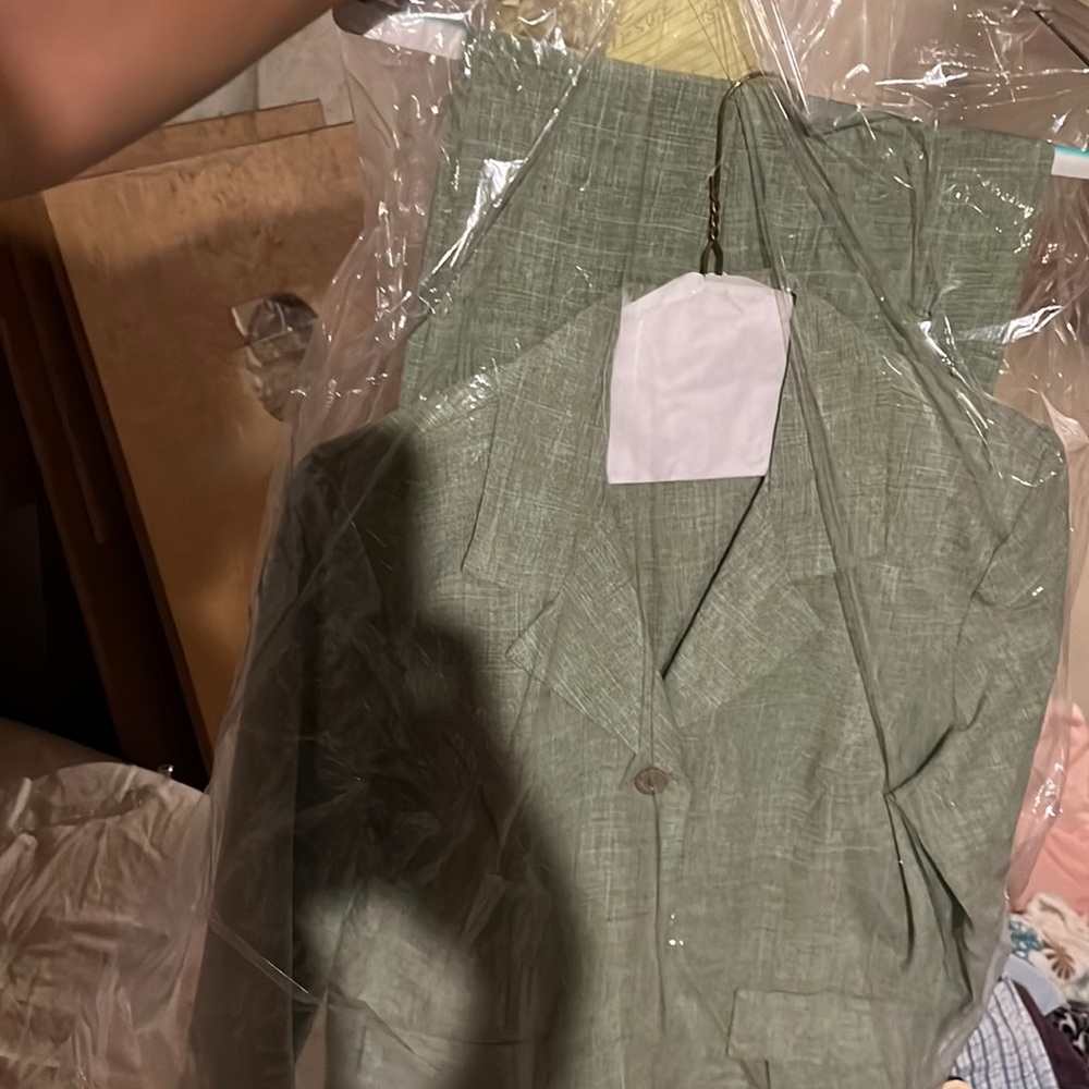 Light green womens suite